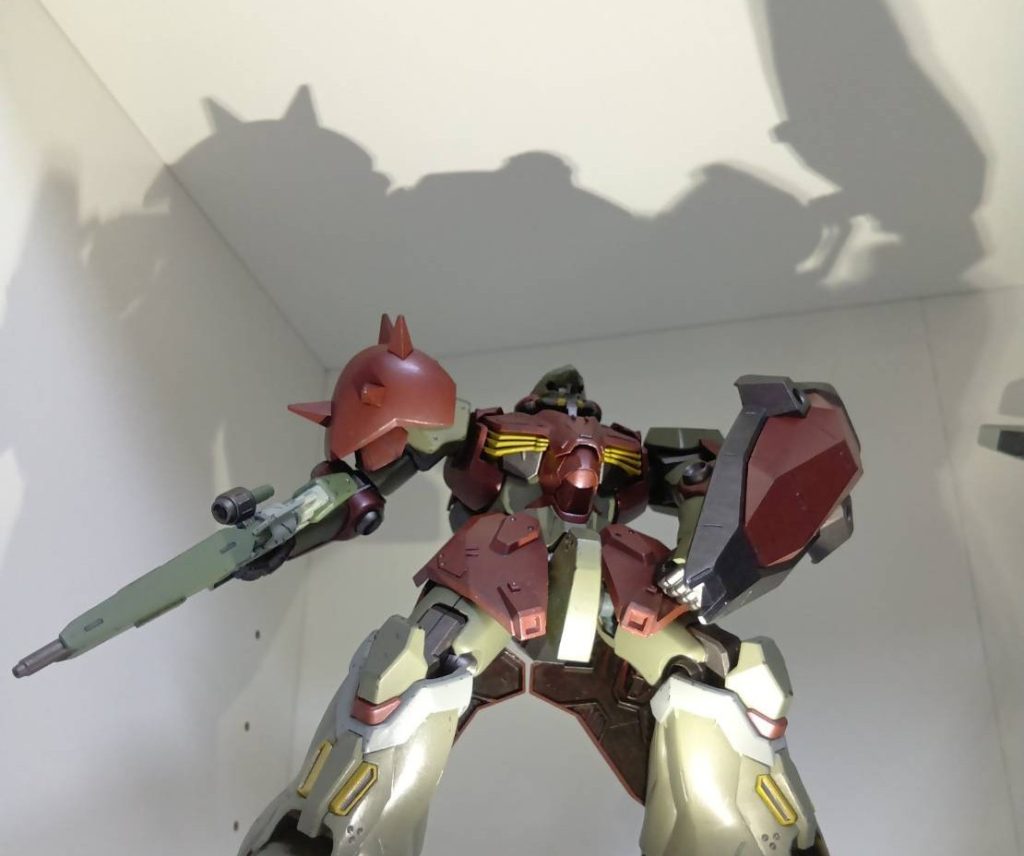 下から照らして見ました。かっくいい…！