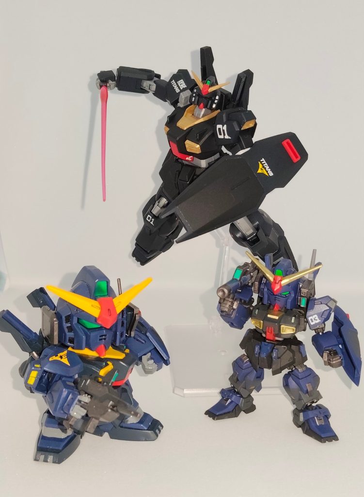 今まで作ったマーク2と並べて撮影左からSD、HG、モビリティジョイント