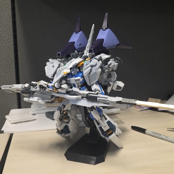 RX-93 hi-ν Gundam 強襲仕様