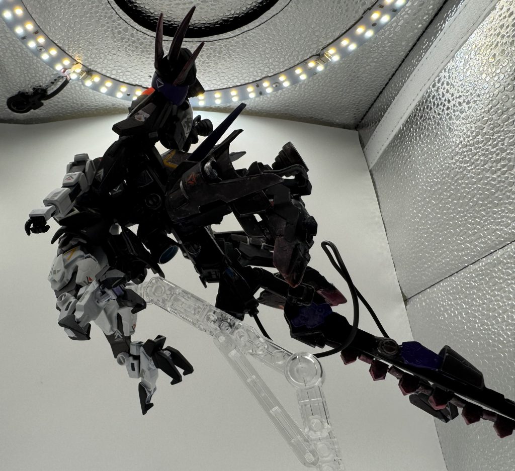 また、私の オリジナルガンプラ『ガンダムWLB』、および その専用武器『魔剣XX マキーノ』とのセット時には、更に 強力な『合体大剣』を 形成することも可能です。