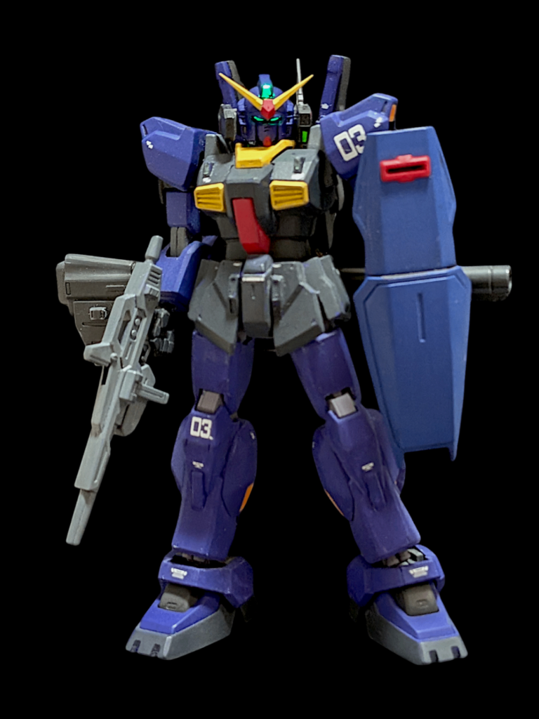 ご無沙汰しております！ガンダムマークⅡをミキシングで作りました〜！レシピは頭部　RG胴体、腕、足首　旧HGUC脚部　新HGUCバズーカ　旧キット塗装は最近定番となったArrtxの水性アクリルマーカー全塗装です。実は元にしたキットは全部エゥーゴカラーだったり…😅設定画イメージで撮影してみました。（目付き悪！）