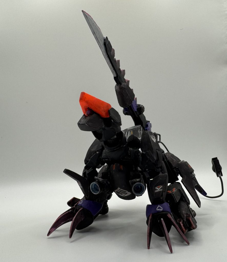 &nbsp;&nbsp;【機体コンセプト】『K9 ドッグパック』を ベースに 真逆のコンセプトで 作成された サポートメカ。オリジナルが『手動操作＋中遠距離（＋トリッキーな）攻撃がメイン』であるのに対し、本機体は『AIによる自立行動＋近距離攻撃がメイン』となっています。&nbsp;&nbsp;【武装の紹介①】『クロー』