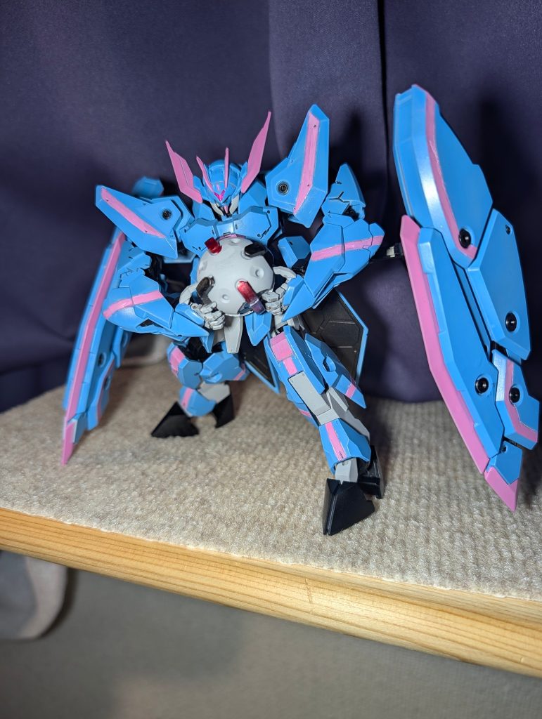 感じでキーパーがいけるかなと思い、赤いガンダム付属のハンマーをボールの感じで持たせた😅&nbsp;