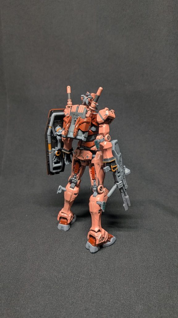 赤いガンダム–3枚目/制作者：@yuunon_modeling