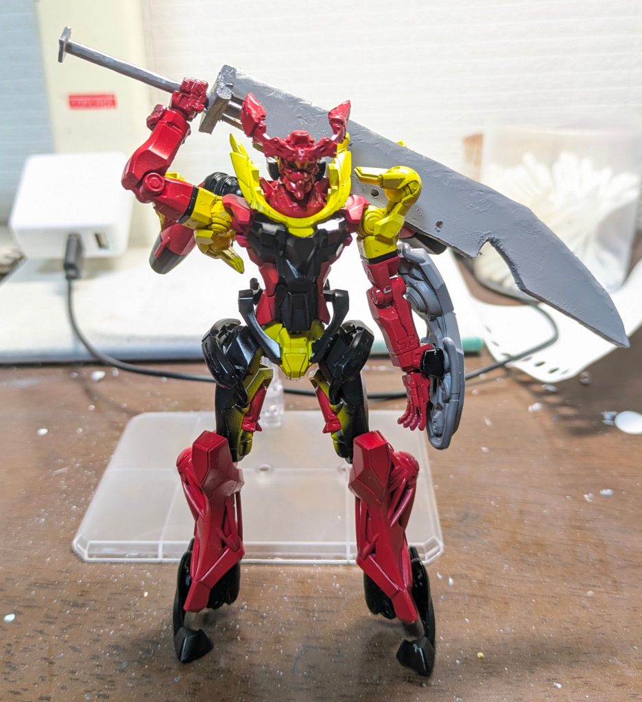 全体図💫前回[https://gumpla.jp/hg/25553054]GQuuuuuuXの設計が難しく「鬼👹(gundam-kao9)」と思ったのが製作のきっかけでした。見て頂いて分かるように鬼と武者を掛け合わせて制作しました。赤鬼に見えるように全身は赤にし、角のように肩や胸部を黄色、黒で顔をイメージして作りました。