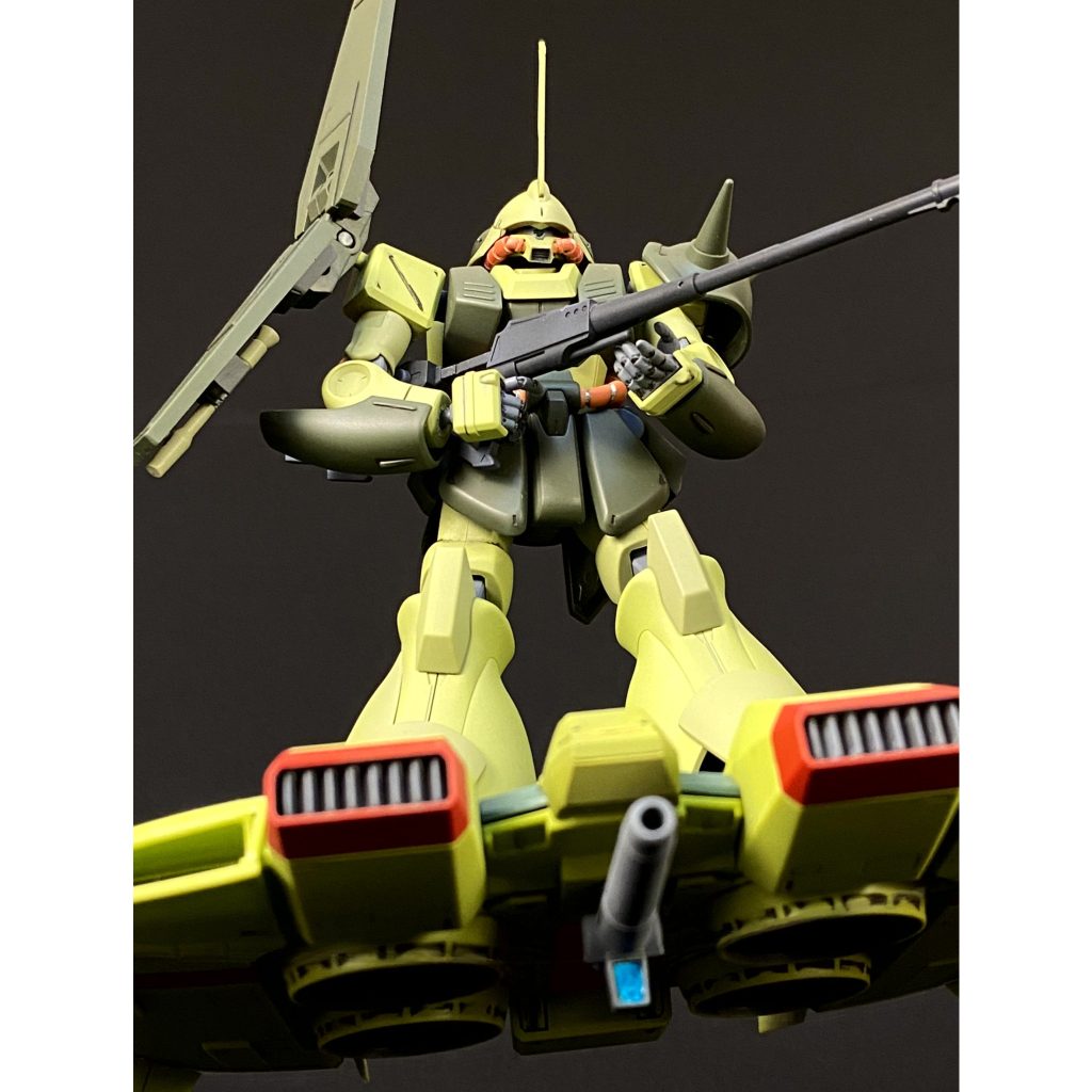 前に作ってたベースジャバーに乗せて。ジークジオン！！！（？）。ユニコーン劇中ではしれっとジオンに混ざってるやつ。