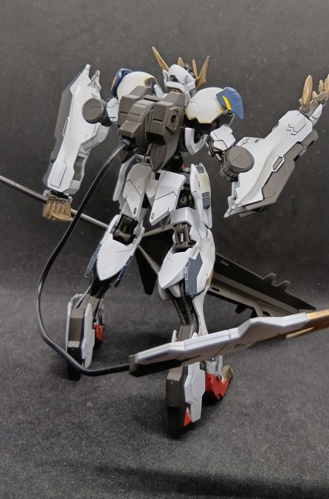 背面。