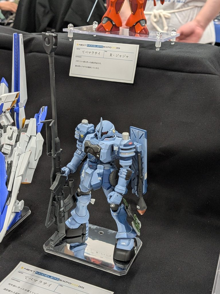 サークル卓②てぺマラサイ迷彩がイカすヅダのアイコンの人。MSで迷彩はあまり見ませんが、クドくなくマッチしていて好き。