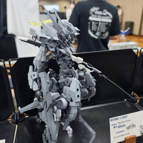 ガンプラじゃないので出すべきか迷いですが制作報告を｡ネクスポ2026にて初出しとしたティタノマキア：エーデルシュタインの改造機です。コックピットをバックパック内から胸部内に移行した所から､スタイルなども何の縛りもなく自分の好みを前面に出して自由にやりたいと思い約3ヶ月前から制作開始｡ようやく形になりました｡バンダイ､コトブキヤ､グッスマと3社混合､好きな素材だけを使っています。&nbsp;（3枚目）