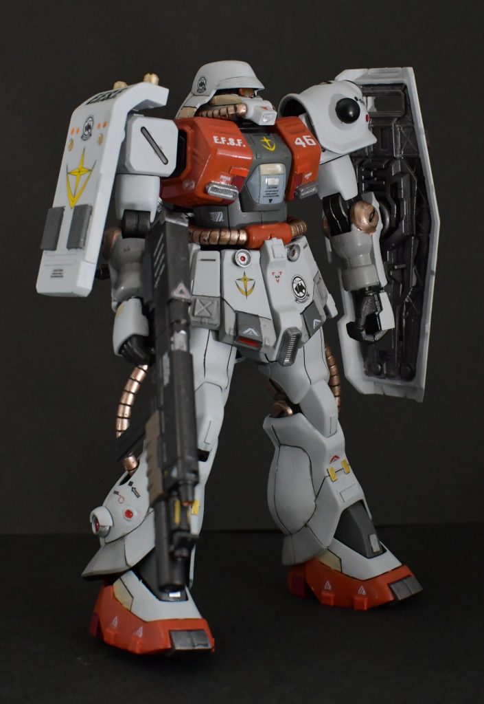 プレバンで２個購入したザクⅡFZ ユニコーンバージョンです。ヘッドは通常ヘッドもありましたが写真撮影していなかったようです。曲面スジボリは難しいですね。つたない作品を最後までご覧いただきありがとうございました。