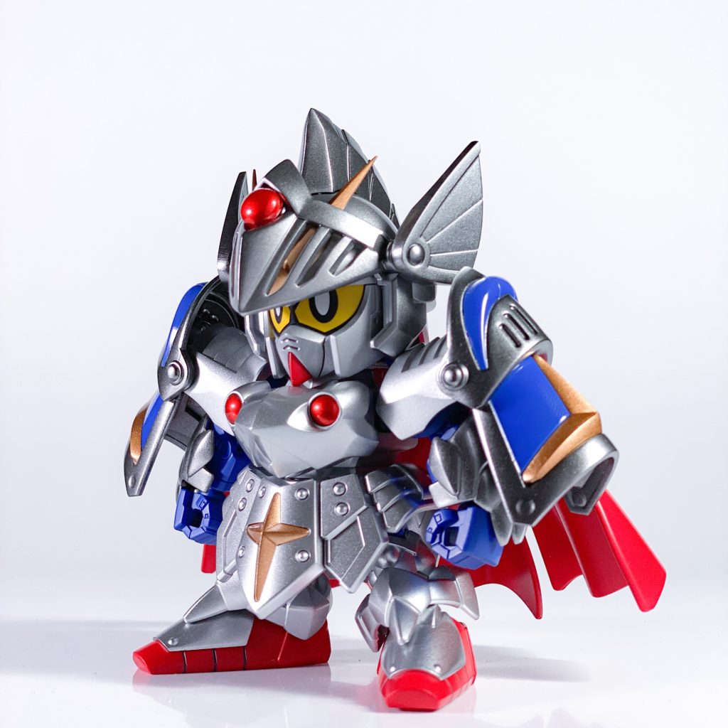 今回はスーファミの騎士ガンダム物語〜大いなる遺産〜のパケ絵のバーサル騎士をイメージして塗装しました。あの激ムズソフトの、、、笑ゲームＯＰムービーとパケ絵が全然違う色で別のガンダムなのかなぁと子供心に悩んだのが懐かしいです。