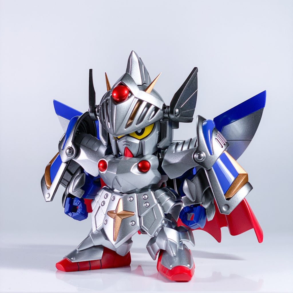 もちろんナイトフライヤーもしっかり制作しました！ちなみに、バーサル騎士はスーパーガンダムがモチーフだそうで。私、初めて知りました。みなさん知ってました！？