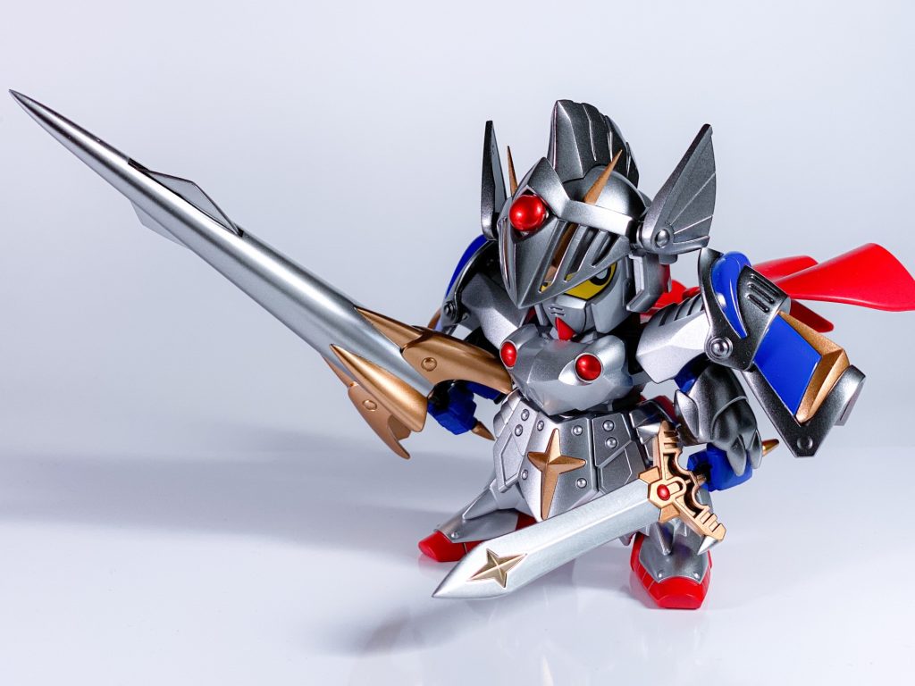 レジェンドBBの騎士ガンダム系は何度も作りたくなりますなぁ。パーツ数やマスキング難易度が本当にちょうどいい。笑手が喜びます。そのうちまた作ると思います。さて、今回もヤフオク出品してますので、プロフのリンクから是非ご覧ください！
