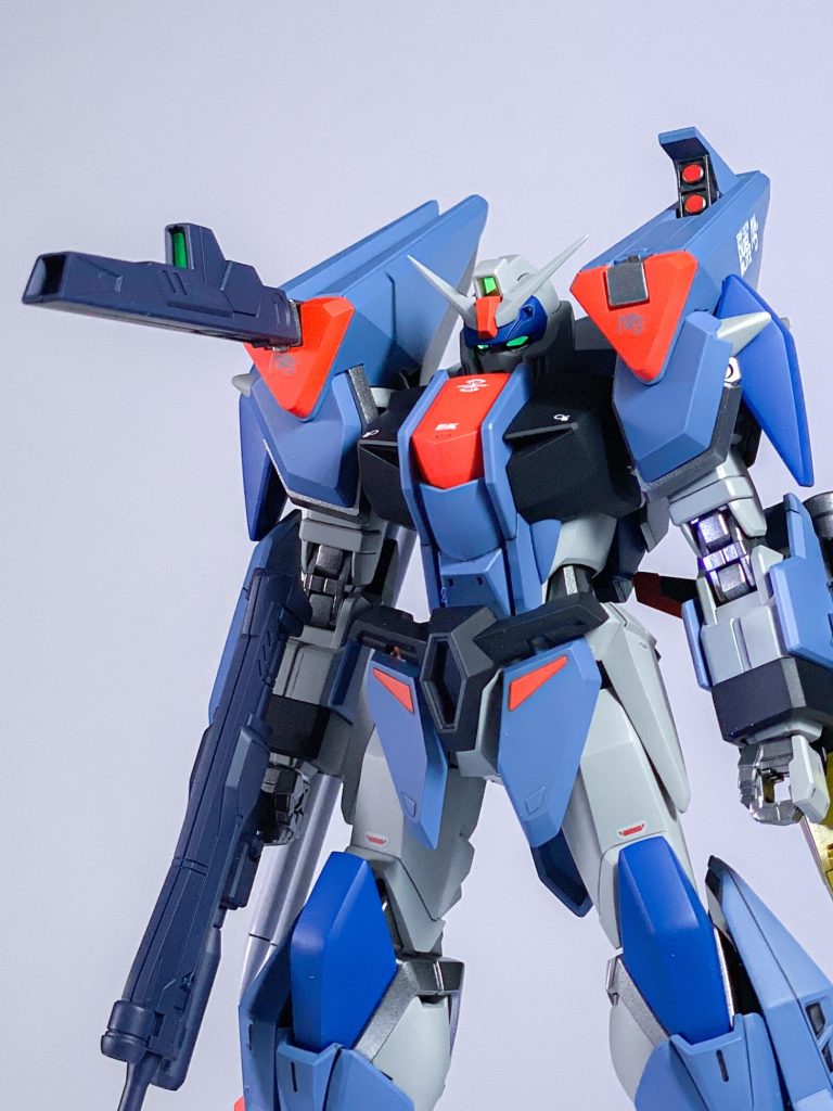 レールガンとミサイルがまた採用されているのが嬉しいポイント。ライフルもそのままの形で嬉しかったですね。