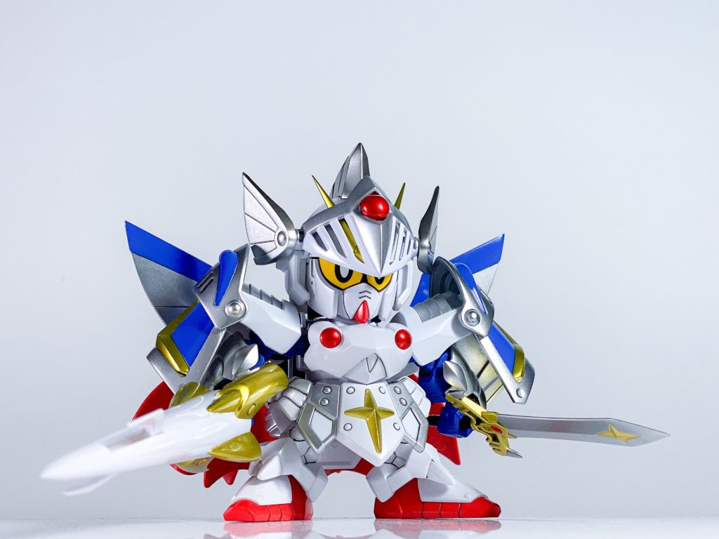 これまで4パターンのバーサル騎士を制作しましたのですが、まだやりたい塗装があるのでしばらくしたらまた作るでしょう。もう飽きたよと言われそうですが、お付き合いください。笑