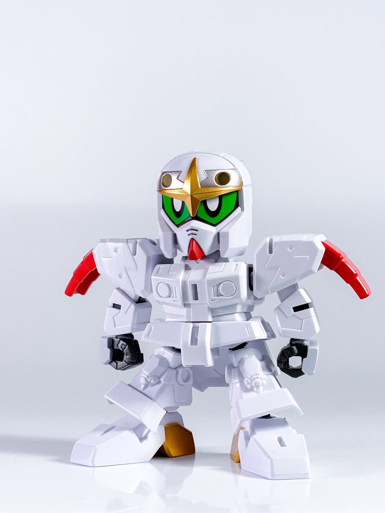 ひっさしぶりの武者系シリーズです。ずっと気になっておりました二代目頑駄無大将軍をチョイスしてみました。塗装大変そうだな〜と敬遠していましたが、我慢できませんでしたね。笑まずは軽装から。白いですよね。軽装とは言えしっかり塗り分けましたぞ二代目！