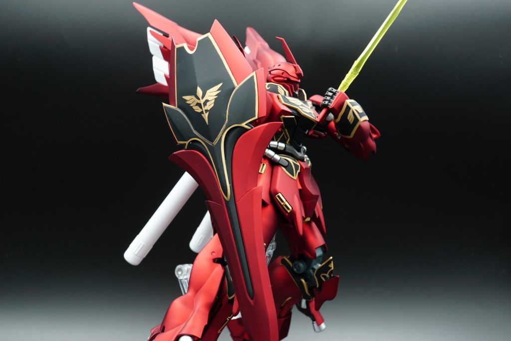 MG 1/100 シナンジュ–4枚目/制作者：Chuck