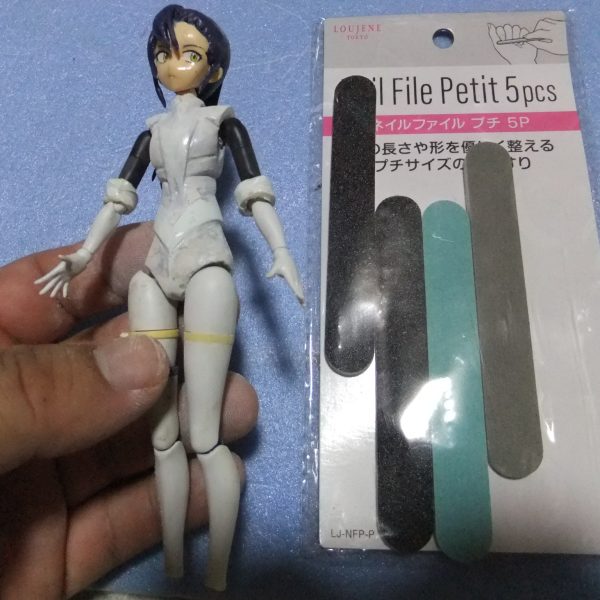どうも！こんばんはぁ～っ！Ｇ太郎です♬今回の作業は百均エポパテで造形の手直しを行いました。削り作業はネイル用ペーパーでサクッとやっています。（3枚目）