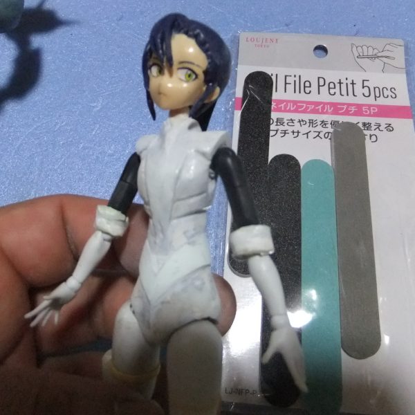 どうも！こんばんはぁ～っ！Ｇ太郎です♬今回の作業は百均エポパテで造形の手直しを行いました。削り作業はネイル用ペーパーでサクッとやっています。（4枚目）