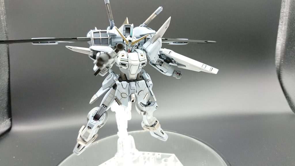 HG インジャスティスガンダム 雪白風塗装–2枚目/制作者：たーぼたーぼ