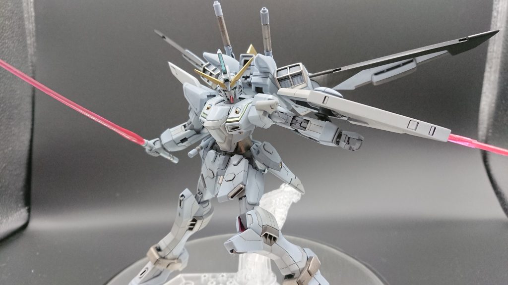 HG インジャスティスガンダム 雪白風塗装–3枚目/制作者：たーぼたーぼ