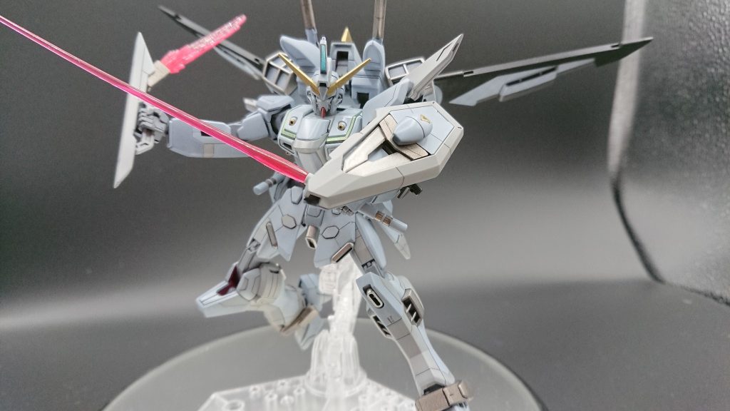HG インジャスティスガンダム 雪白風塗装–4枚目/制作者：たーぼたーぼ