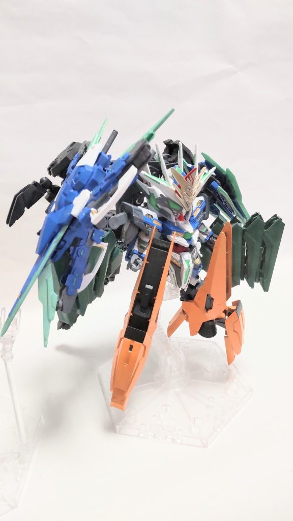フルセイバーユニット装備&nbsp;何とか頭の中のイメージを形にすることができました。セラフィムユニットのセラが割と上手くまとまったかなと思ってます😄「 Composite　Boost」は「 Celestial 　Being」の頭文字と合わせるために、それっぽい英単語並べただけです😅最後までご覧頂きありがとうございます❗️