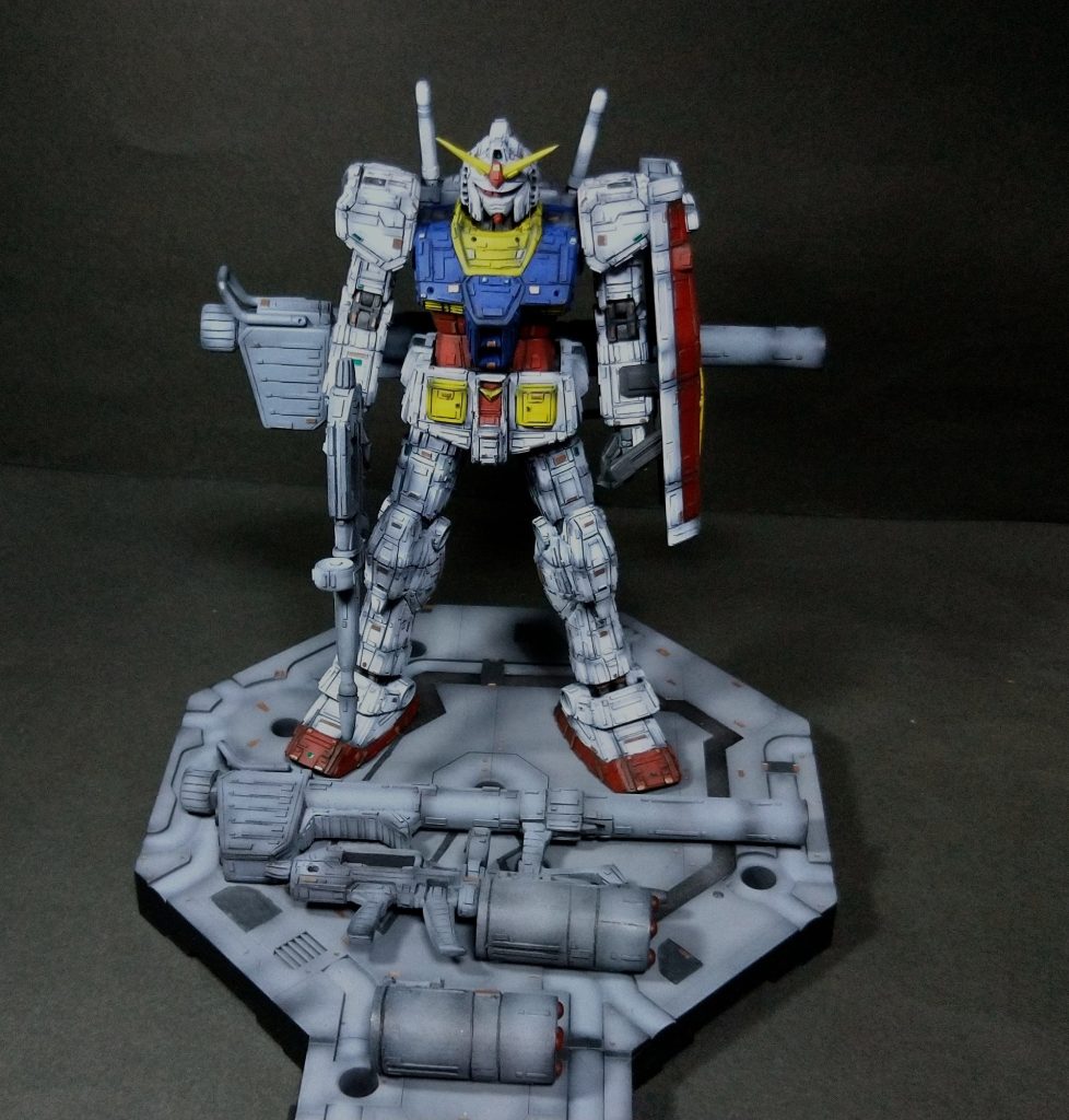 展示会はこの状態での出展になります。しれっとフルスクラッチした武装も並べてみました🤣