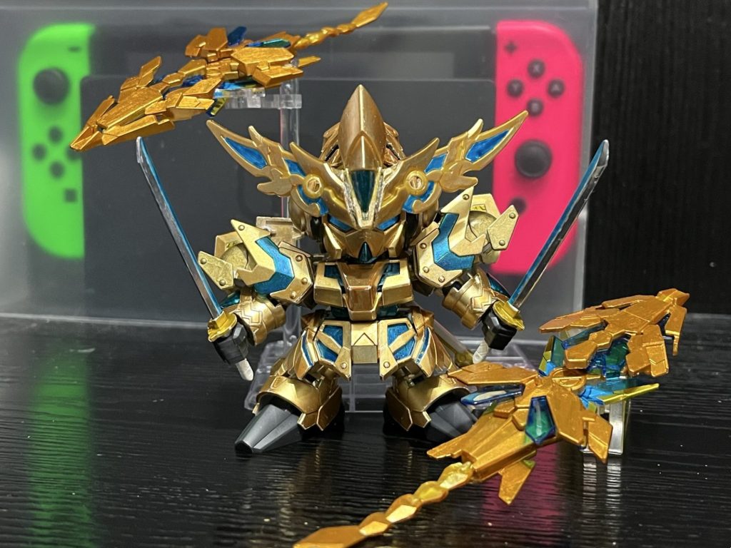 純金の鳳凰騎士。騎士フェニックスガンダム (爆発モード。)
