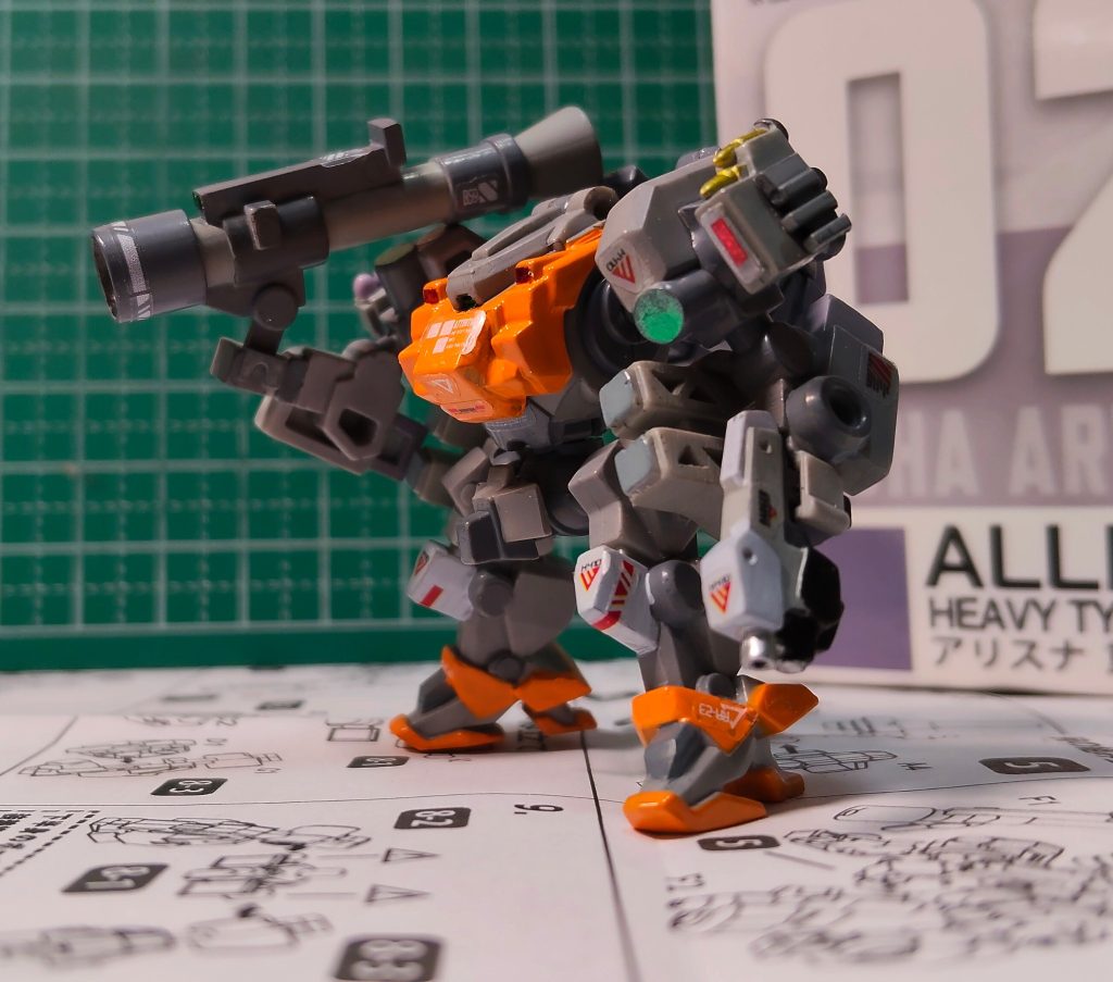 ３）もともと連邦軍艦船の作業用プチモビルスーツ・パイロットとしてプチモビ操縦技能コンテストでの優勝経験を持っていたバンクロフト。