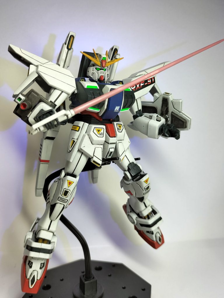 ビームサーベルで〆！やっぱりこの頃の旧キットの造形はカッコいいなぁ(gundam-kao3)大変だけど組んでみる価値ありますぜ✨️