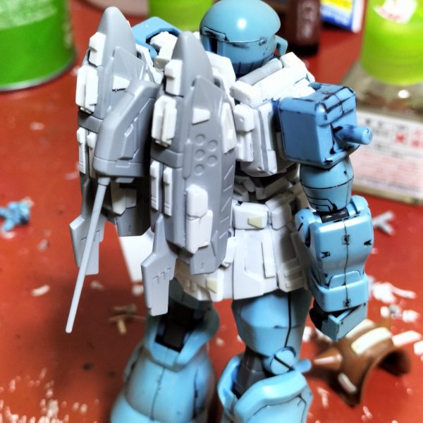 ジェットパックの組立、ディテールアップが終わりました。次は腕〜肩アーマーの工作始めます。うーん、なかなか水中用っぽく、ならんですな(；´Д｀)（6枚目）