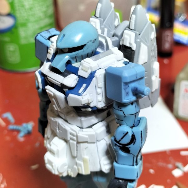 ジェットパックの組立、ディテールアップが終わりました。次は腕〜肩アーマーの工作始めます。うーん、なかなか水中用っぽく、ならんですな(；´Д｀)（5枚目）
