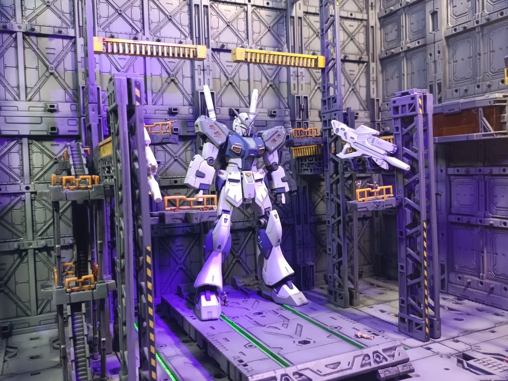 量産型νガンダム–3枚目/制作者：孤独のプラモ