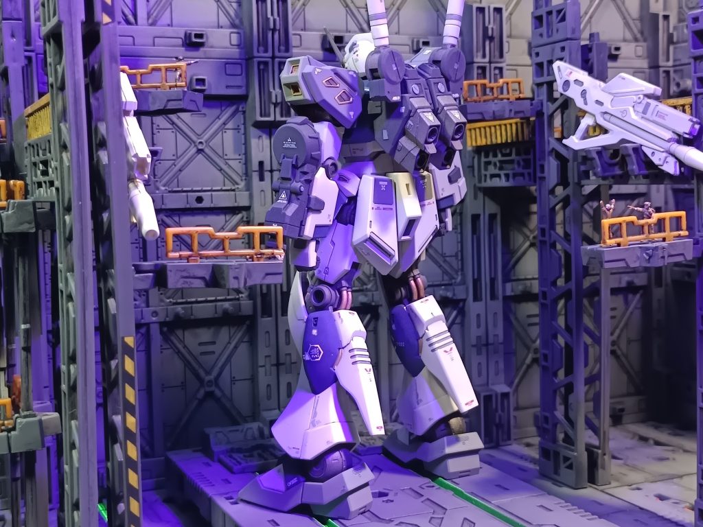 量産型νガンダム–5枚目/制作者：孤独のプラモ