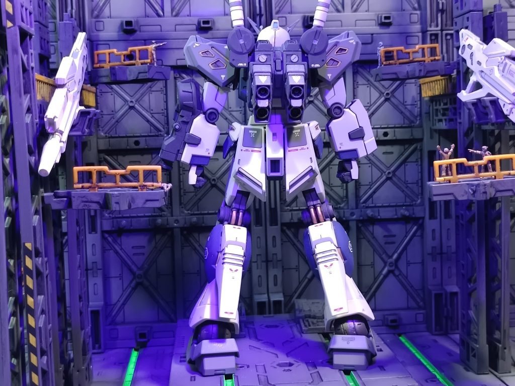 量産型νガンダム–6枚目/制作者：孤独のプラモ