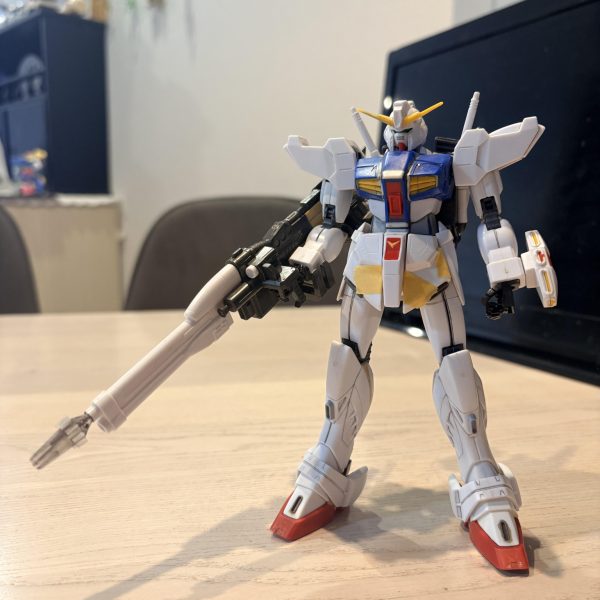 アナハイムの最後のガンダムタイプ？バランスチェックの為、仮組み。大半は旧元キットのパーツで構成。（3枚目）