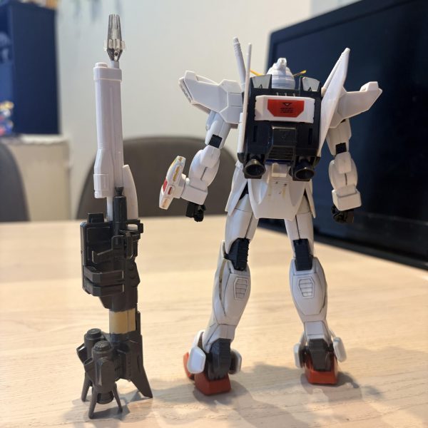 アナハイムの最後のガンダムタイプ？バランスチェックの為、仮組み。大半は旧元キットのパーツで構成。（5枚目）