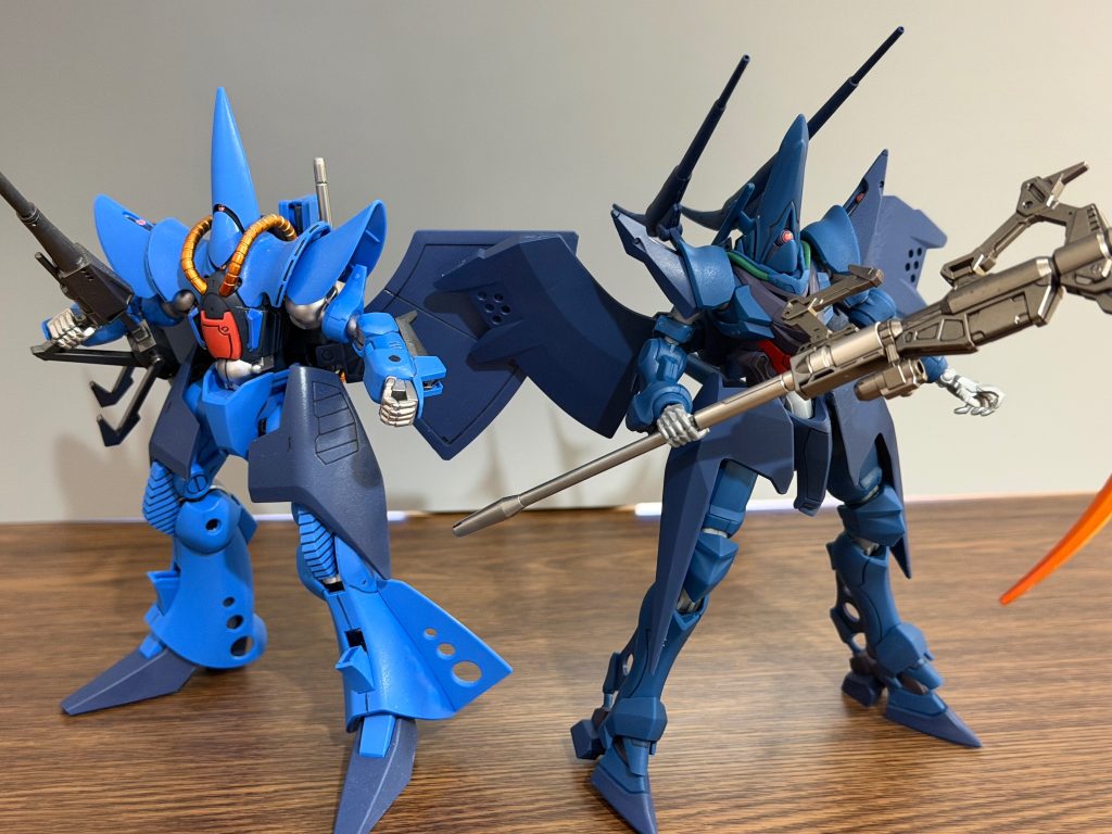 新旧ハンブラビ並べてみたやっぱ新作の方がスタイルいいですね