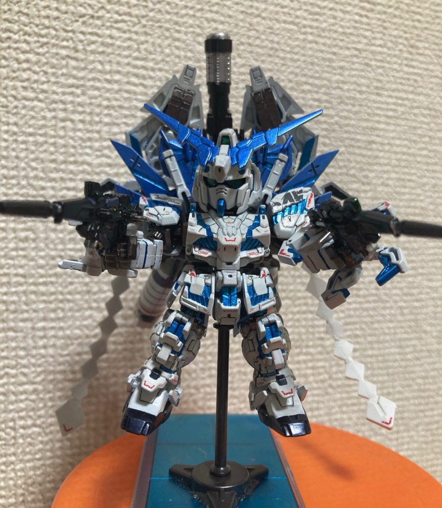 デカール貼りすぎたかな？とか思いましたが自分では満足行ってます。分かりにくいと思いますがビームマグナムにも細かく色を塗っております。