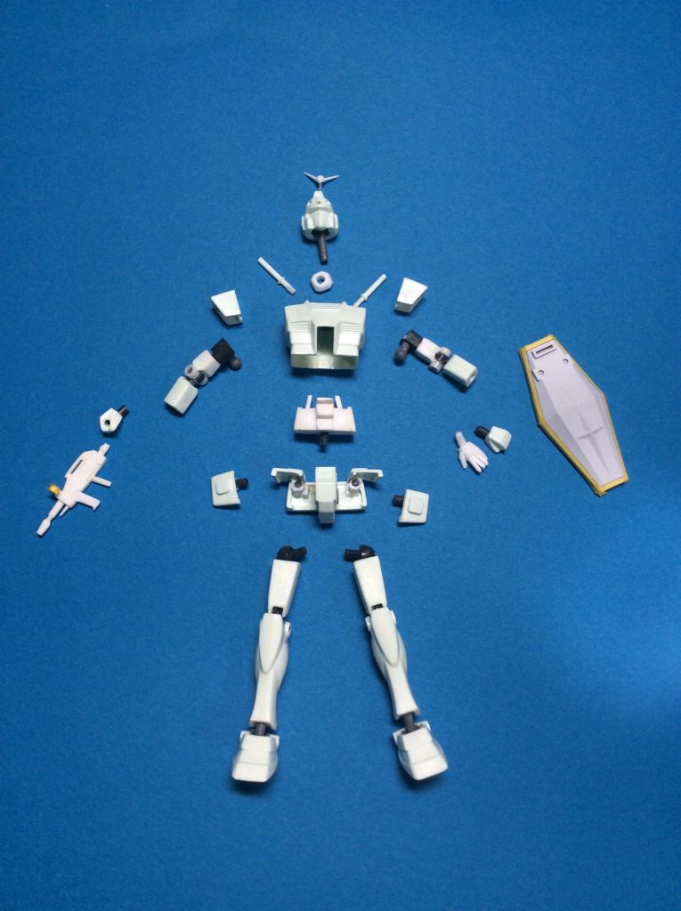 ということで、ガンダムちゃんの各所にポリパーツを仕込みました。