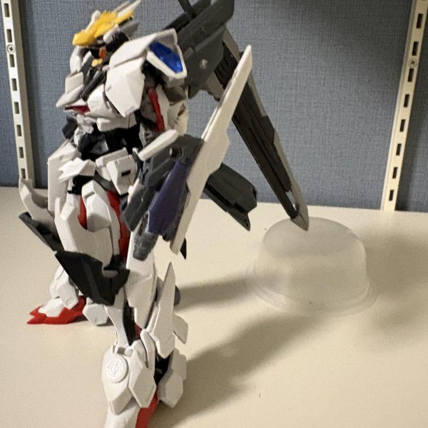 だんだんゴテゴテになってきたあとはv2の羽がつけば完成（3枚目）