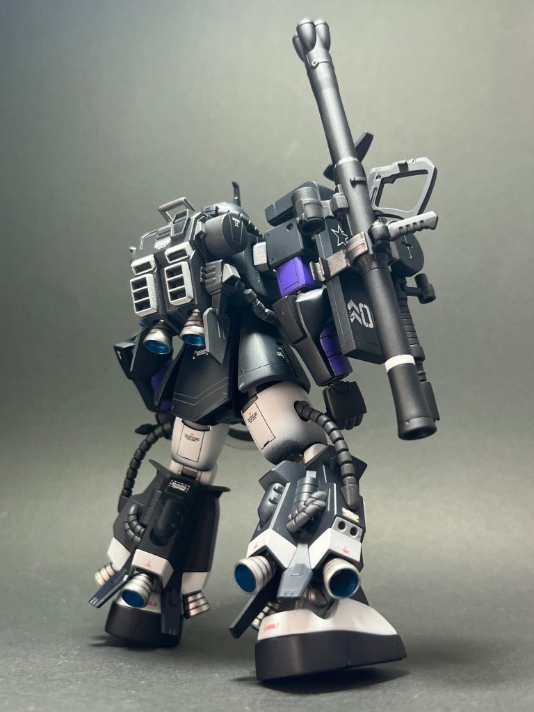 シールドに武器のアタッチメントがあって、付けられるの良いんですけど擦れまくり😅
