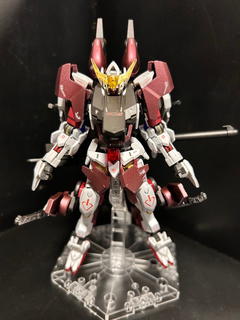 グレイズリッターの余剰パーツを全部使ったろってのでこうなりました。三日月以外の誰かがパイロットになった設定なんで鈍器はありません。