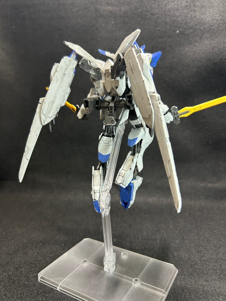 しかしいずれの攻撃も装甲を深くえぐるには能わず。
