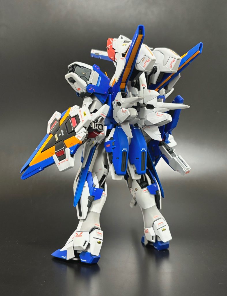 V2 アサルトバスターガンダム–3枚目/制作者：島田 耕輔