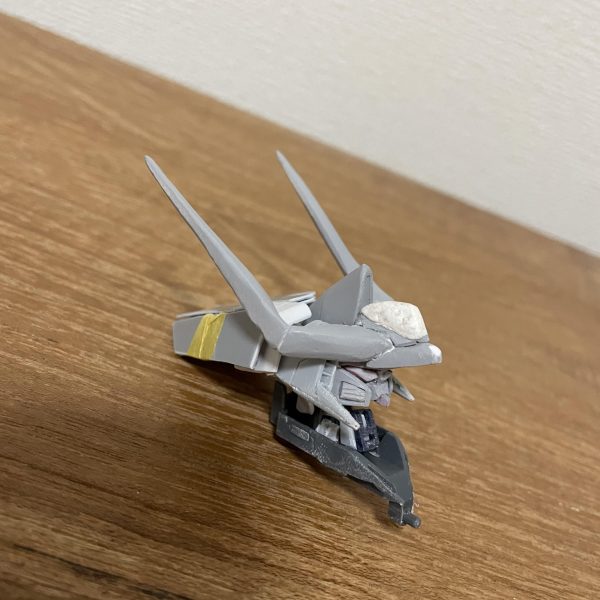 型紙とってたものをプラ板に変更アゴのトゲやら後頭部やら足していってます（2枚目）
