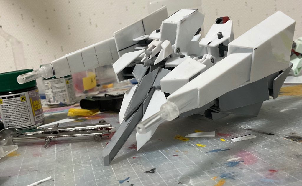 変形後です。もちろん完全変形です。こっから細かいディティールアップもしていく予定です。
