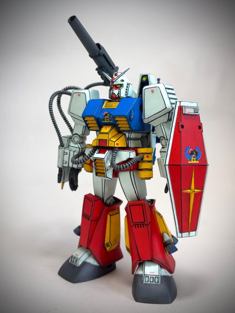 機体色の白はベスメカ同様、ガイアノーツさんのブルーホワイトを使用しています。赤はおなじみのスカーレット、黄色はイエローディープです。パイプはミッチャクロン塗布後にニュートラルグレー５を塗りました。今回は手描きマーキングは行わず、付属デカールを使いました。