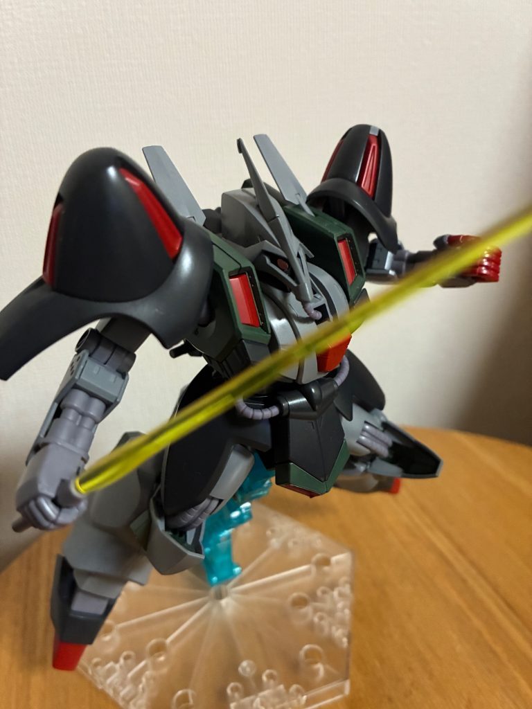 ビームサーベルも良き😀後はサイドアーマーが直ぐポロリするのがなぁー😔ココは大改造になりそうだから諦め🙇‍♂️